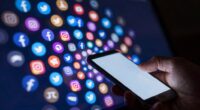 social media increases stress